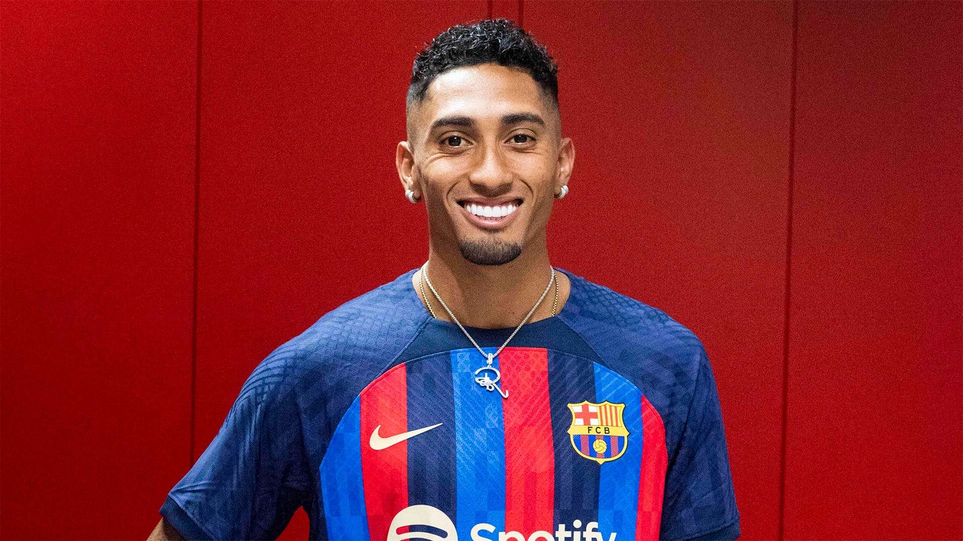 赛场上屡屡 赛场上屡屡