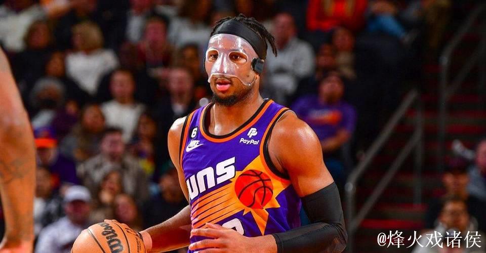 奥科吉第三节高效表现:11分3篮板命中率惊人 奥科吉第三节高效表现:11分3篮板命中率惊人