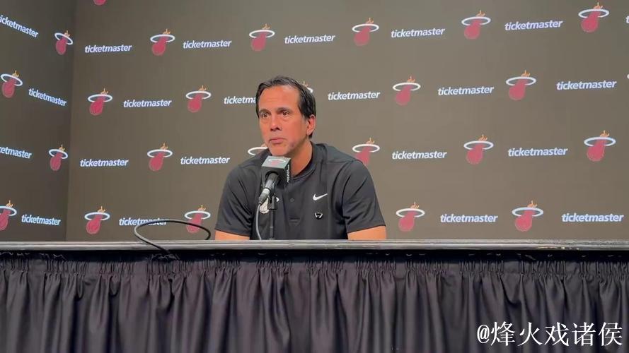 斯波谈鲍威尔:他展现出色表现,进攻端展现全面能力 斯波谈鲍威尔:他展现出色表现,进攻端展现全面能力