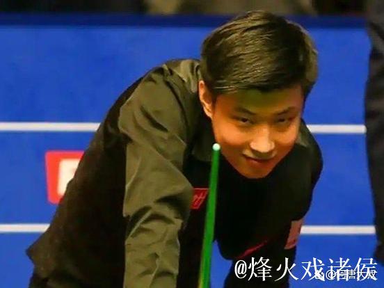 赵心童以4-1击败宾汉姆 挺进斯诺克英国公开赛32强 赵心童以4-1击败宾汉姆 挺进斯诺克英国公开赛32强