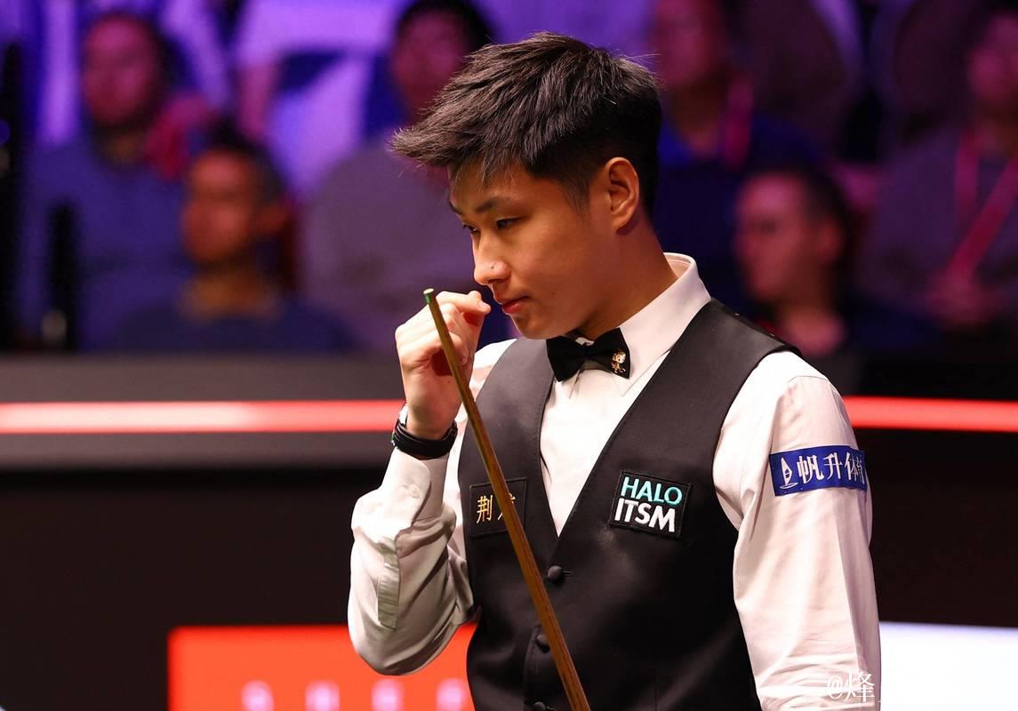 赵心童以4-1击败宾汉姆 挺进斯诺克英国公开赛32强 赵心童以4-1击败宾汉姆 挺进斯诺克英国公开赛32强