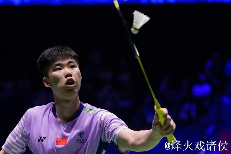 翁泓阳轻松取胜 顺利晋级羽毛球世锦赛男单次轮 翁泓阳轻松取胜 顺利晋级羽毛球世锦赛男单次轮